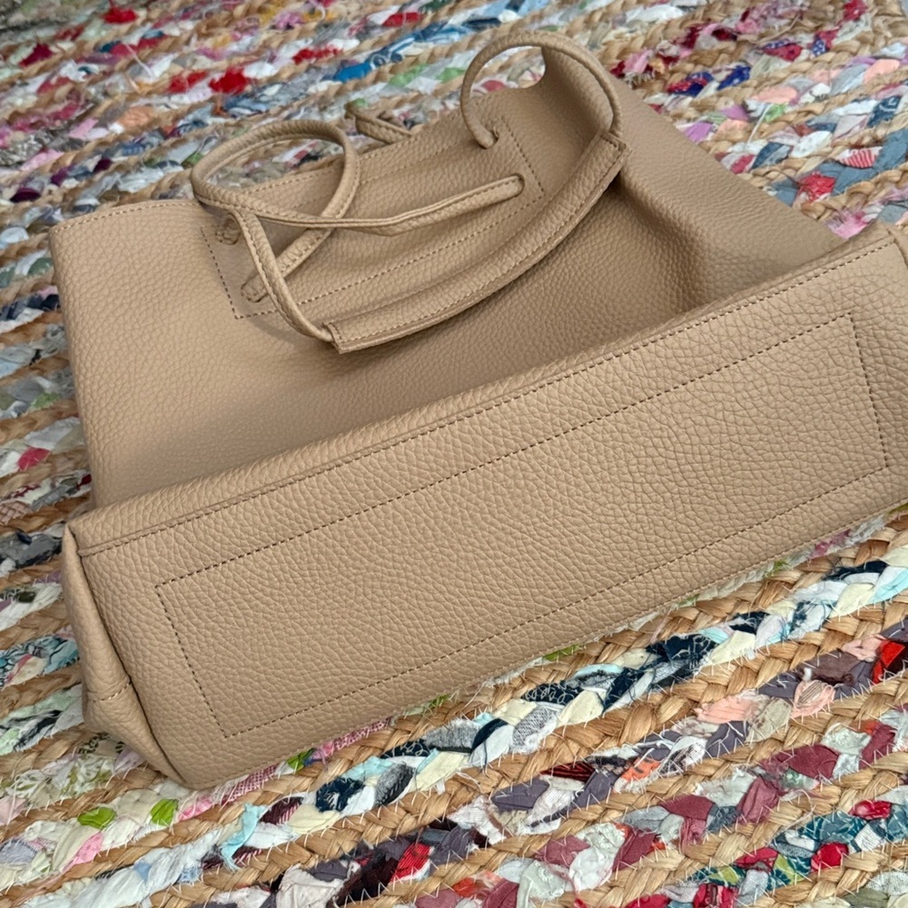 8 Other Reasons Vegan Leather Tote Bucket Bag | Tan - Picture 6 of 6